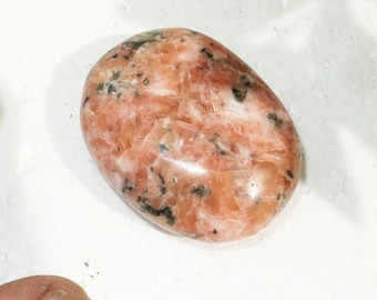 X602 51g ORANGE PINK CALCITE Pebble 45mm inclusion TOURMALINE Natural Stone Madagascar Lithotherapy Anti-stress relaxation well-being