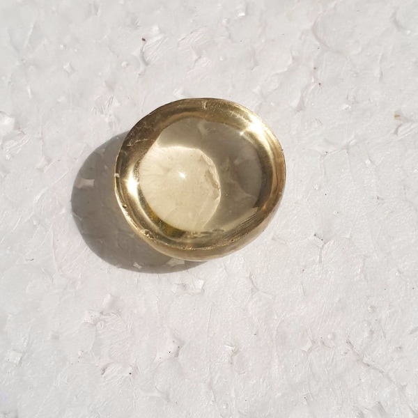 F989 CABOCHON CITRINE 35cts ( 7g ) 19mm Pierre Jaune semi précieuse taillée  pour bijoux et lithothérapie Madagascar Région d'Antsirabé