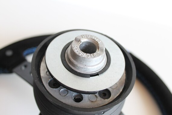 ステアリングホイールはホンダに適合します。中古カスタムリビルド