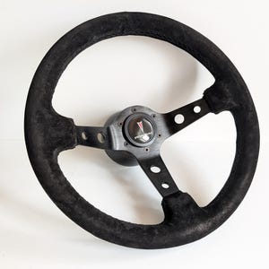Stuurwiel past voor Pontiac Fiero Gebruikt custom rebuilded Suède zwart leer met de hand gereviseerd Deep Dish Fierro 1984-1988