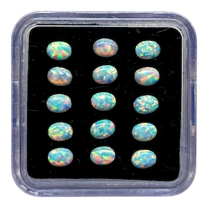 15 st australiska opaler 4 x 3 mm ovala cabochons i AAA-kvalitet, laboratorietillverkade ädelstenar