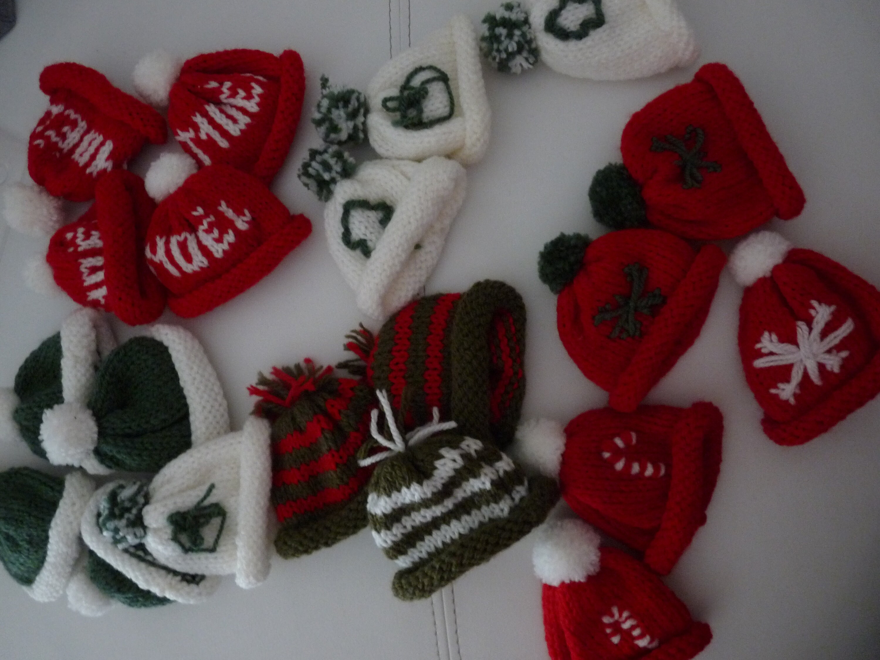 Mini Bonnets de Noël - Vendus Par 5