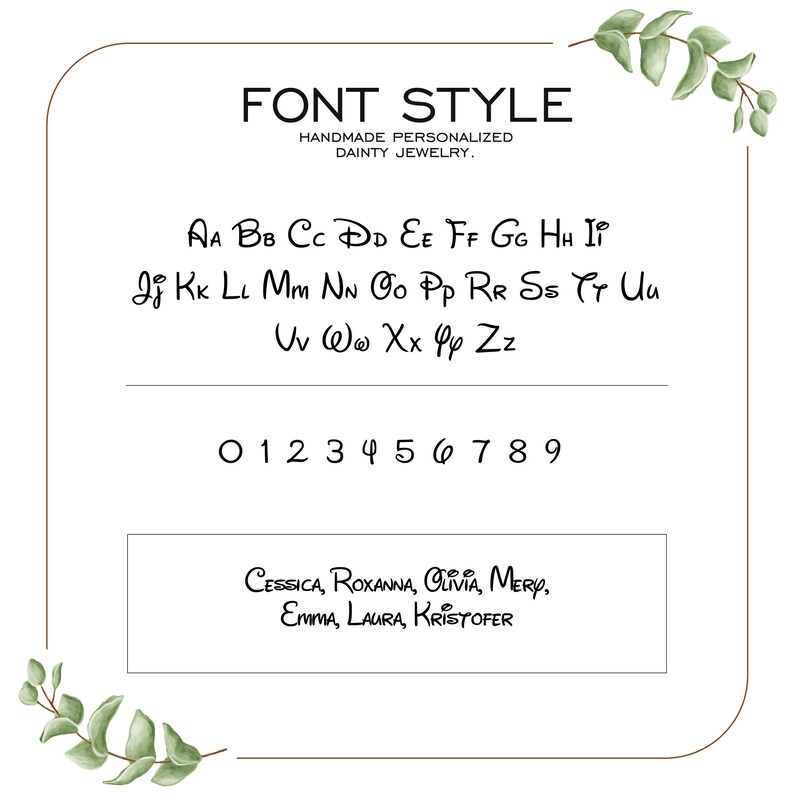 Op de afbeelding: Een witte achtergrond met de woorden "FONT STYLE" en "HANDMADE PERSONALIZED DAINTY JEWELRY." in het zwart. De afbeelding toont een lettertype stijlgids met hoofdletters en kleine letters, cijfers en voorbeelden van namen.