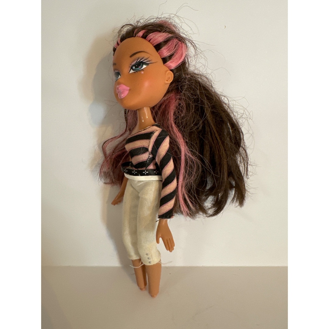 Bratz Doll MGA Entertainment 2001 Pink & Black Hair Striped Top
