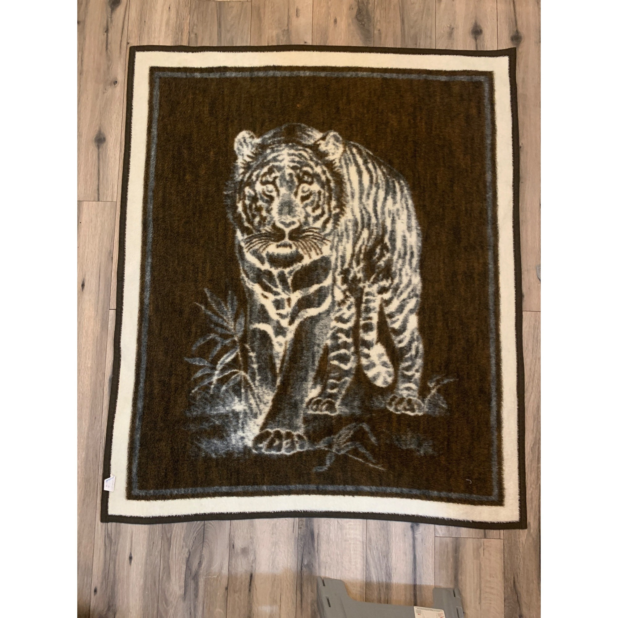 biederlack Vintage Crouching Tiger Throw Blanket USA MADE Tiny Flaw