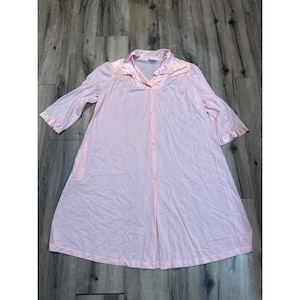 Vanity Fair roze kamerjas met lange mouwen en knoopsluiting, kamerjas met grote zak