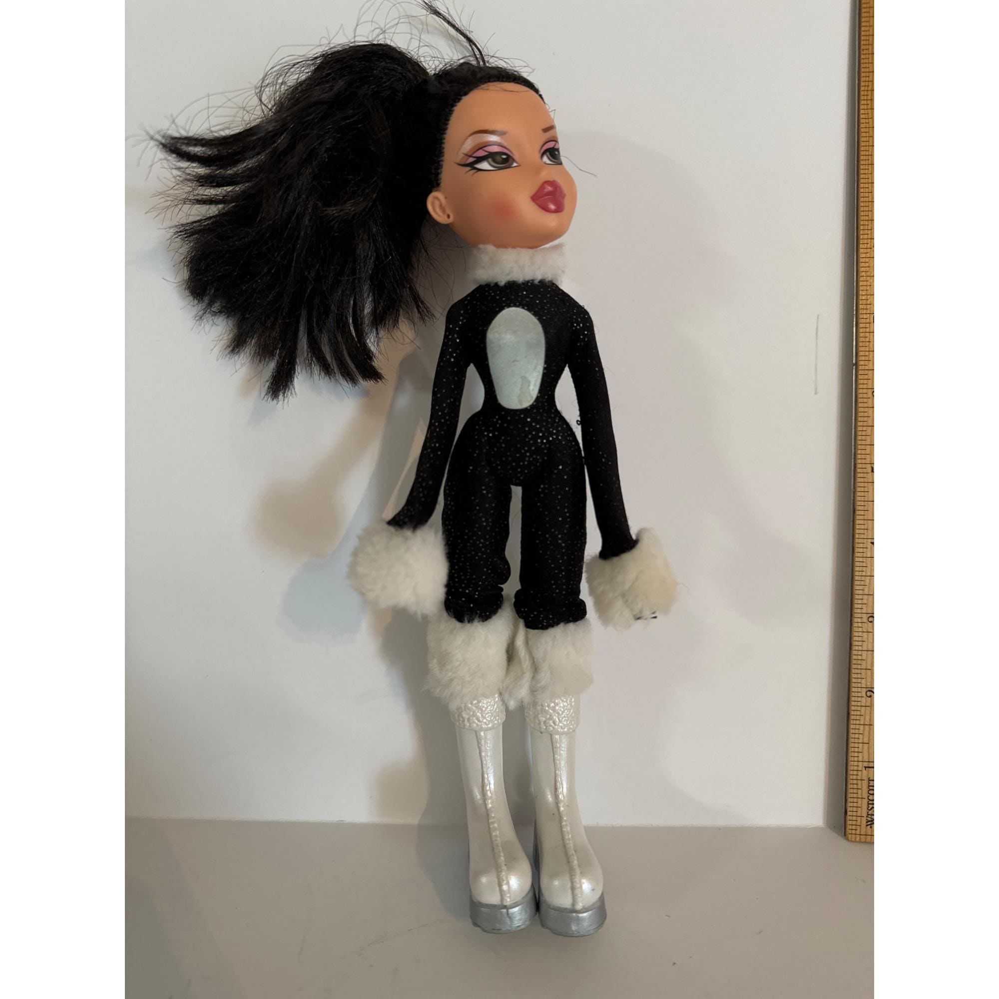 Bratz Costume Party Yasmn | Bocetos de moda, De moda, Moda