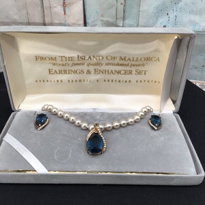 Simulated Mallorca Pearls with Austrian Crystals