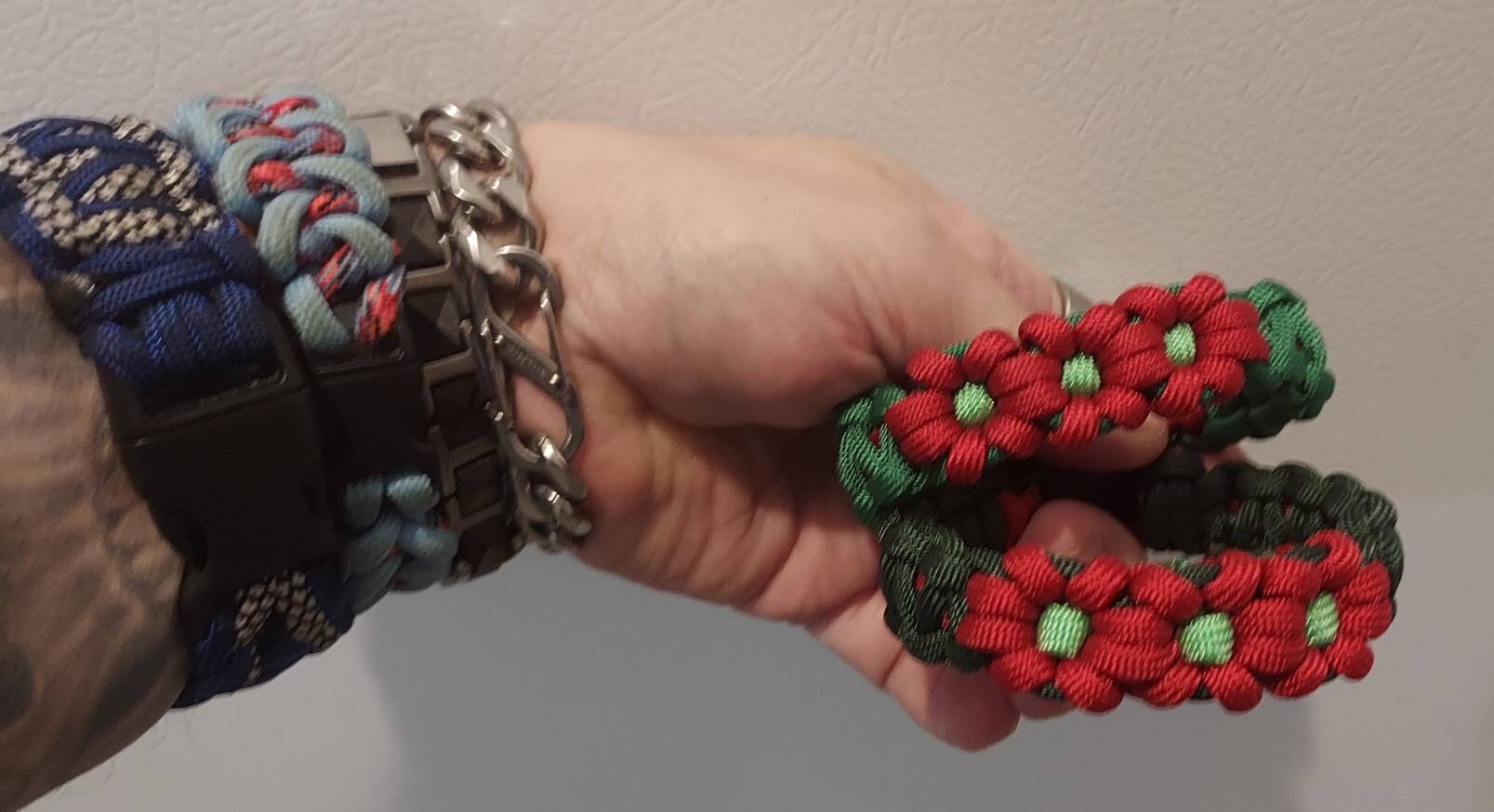 Daisy, Sunflower, Poinsettia Flower Paracord Bracelet Daisy, Sunflower, Poinsettia Flower Paracord Bracelet