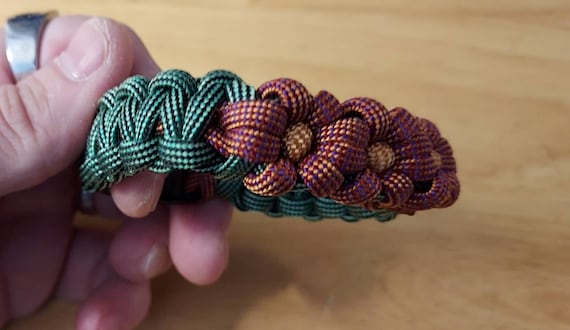 Daisy, Sunflower, Poinsettia Flower Paracord Bracelet Daisy, Sunflower, Poinsettia Flower Paracord Bracelet