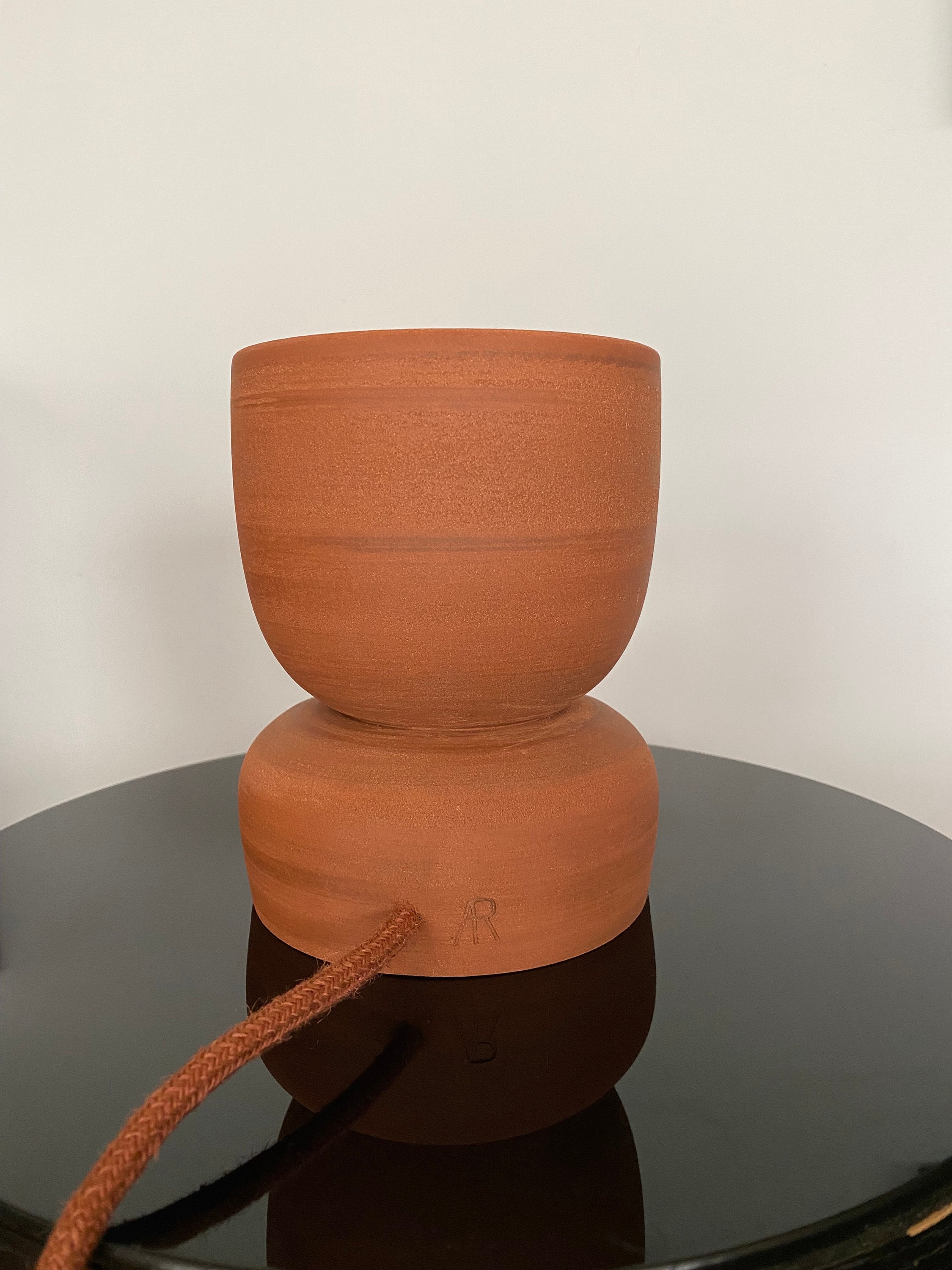 Lampe à Poser Décorative en Grès Rouge