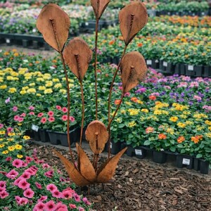 Metal Calla Lily Flowers Garden Stake / Rusty Brown