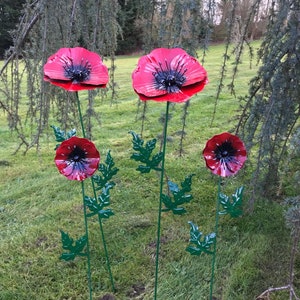 Poppy Stake Ornament / Red Flower Garden Decor Birthday Gifts Gardening Gardener