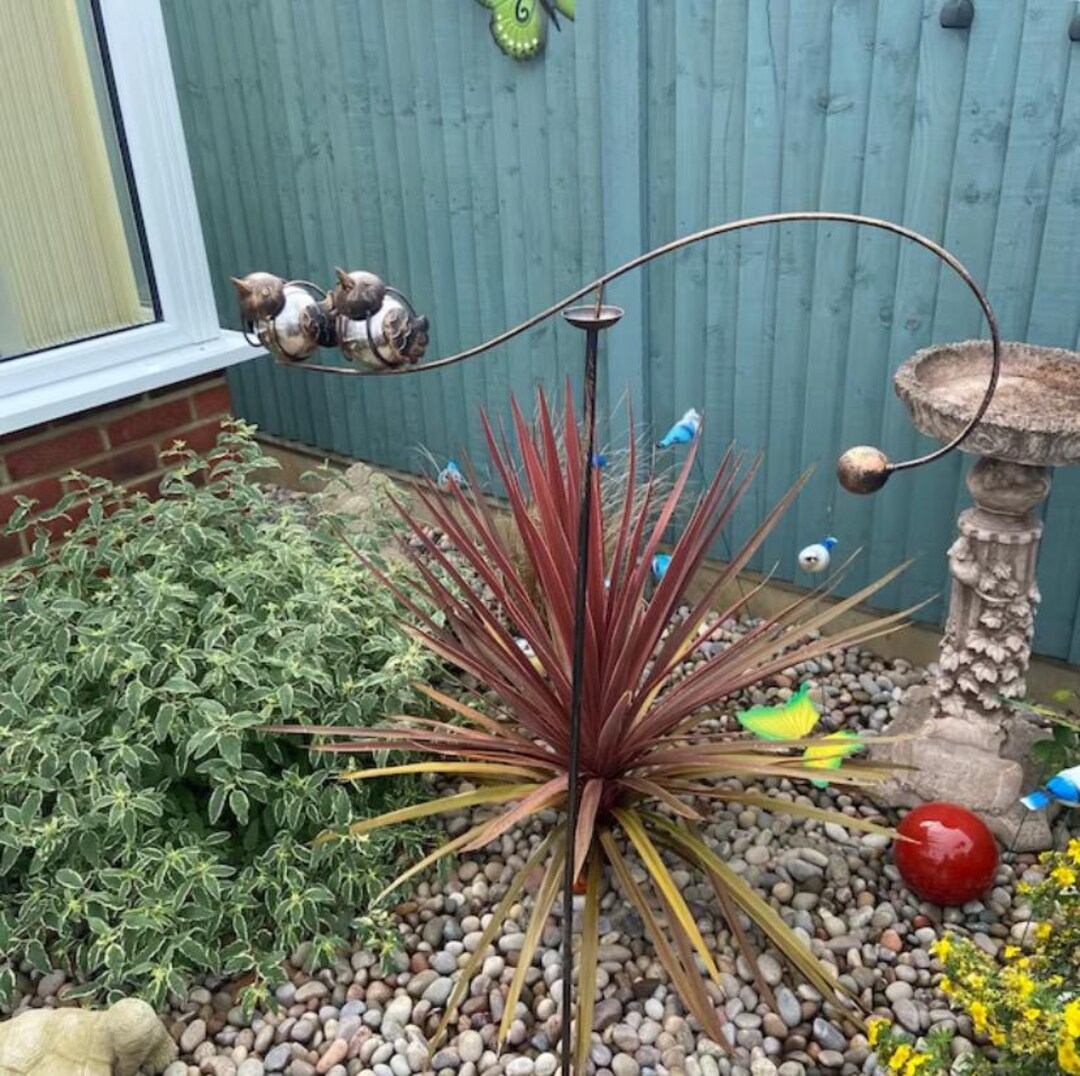 Wind Spinner Ornament / Robins Appear When Loved Ones Are Near / Garden