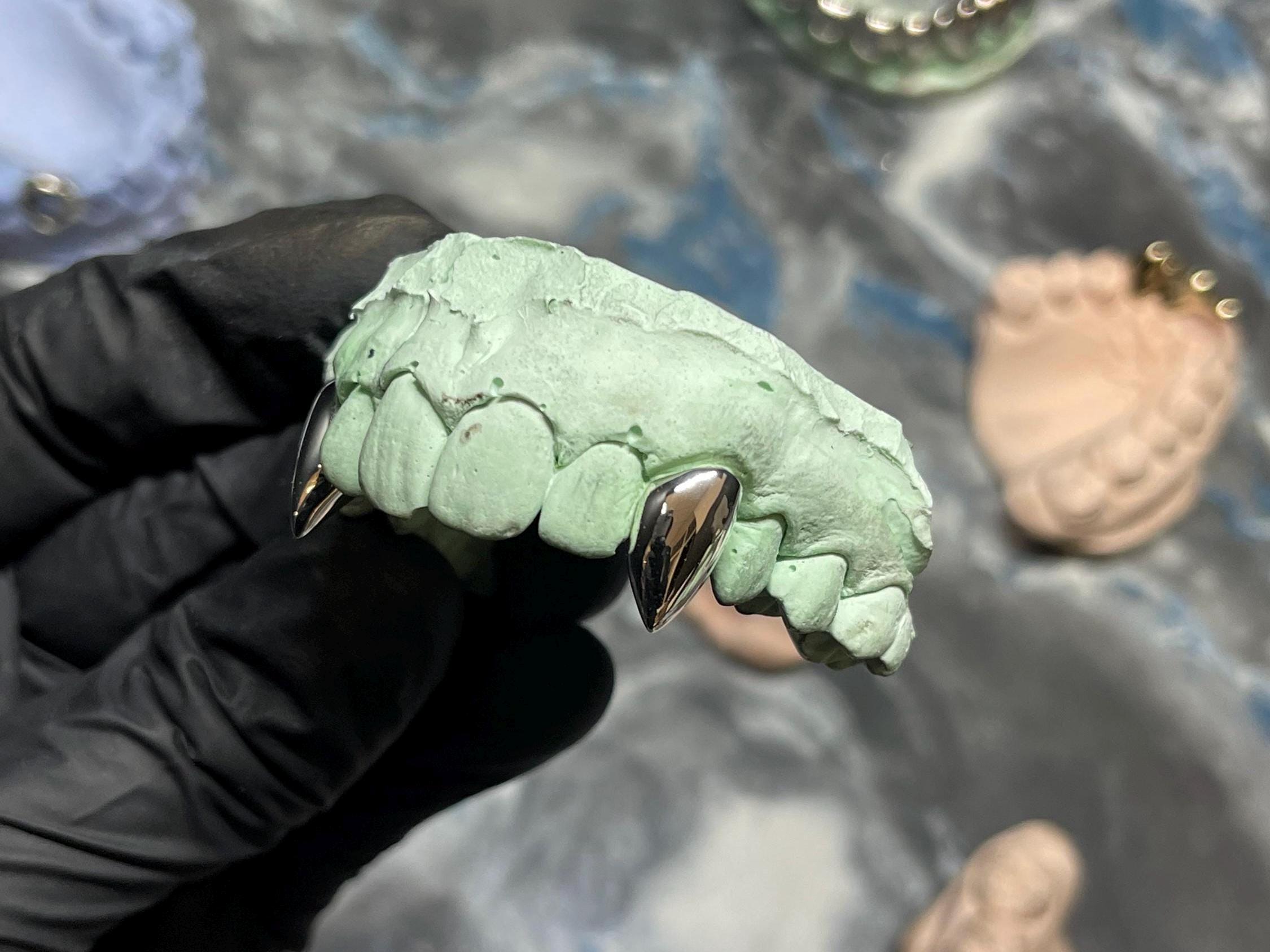 2 Pz Griglie Denti Dentali Single One Vampiro Griglia Denti Denti Di