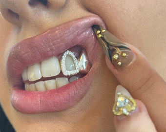 Double Tooth Caps Grillz With Iced Out Diamond Window! Moissanite VVS