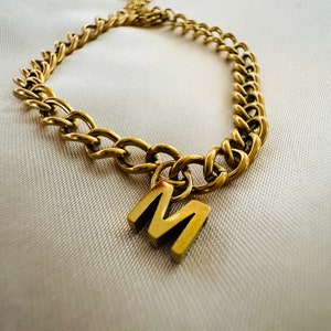 Pulsera con inicial - Pulsera con letra - Regalo para ella - Regalo único para ella