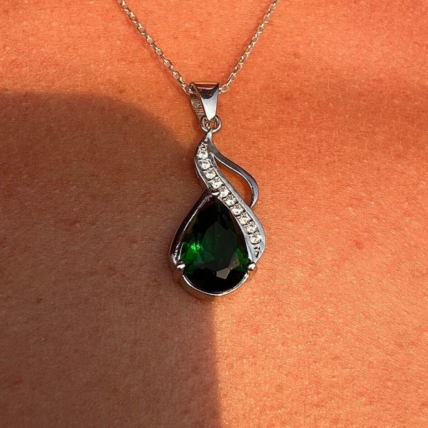 Emerald  Teardrop Necklace.May Birthstone Pendant.Dainty Gift for Her.925 Sterling Silver.Spring Sale