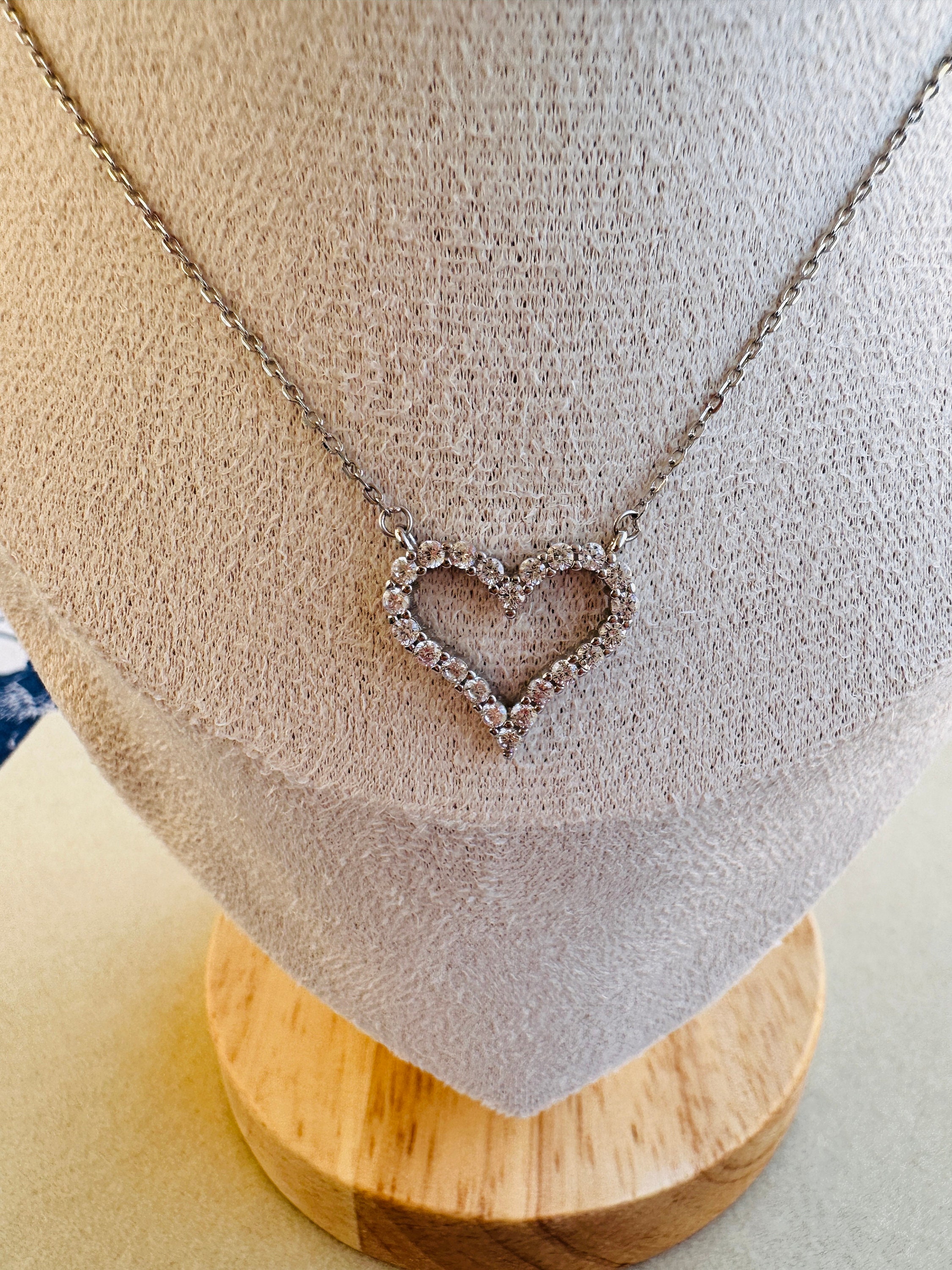 [韓国人気ジュエリー] heart hole mini necklace-silver Tiny Heart Necklace