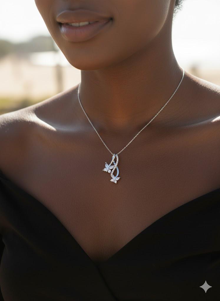 Collana con farfalla infinita in argento sterling - Regalo per la pietra portafortuna di aprile - Regalo per la festa della mamma - Italia