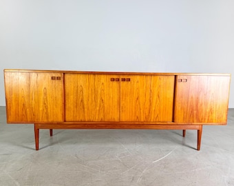 デンマーク ACO Møbler 1960s Axel Christensen Midcentury Danish 4-door sideboard in teak by Axel