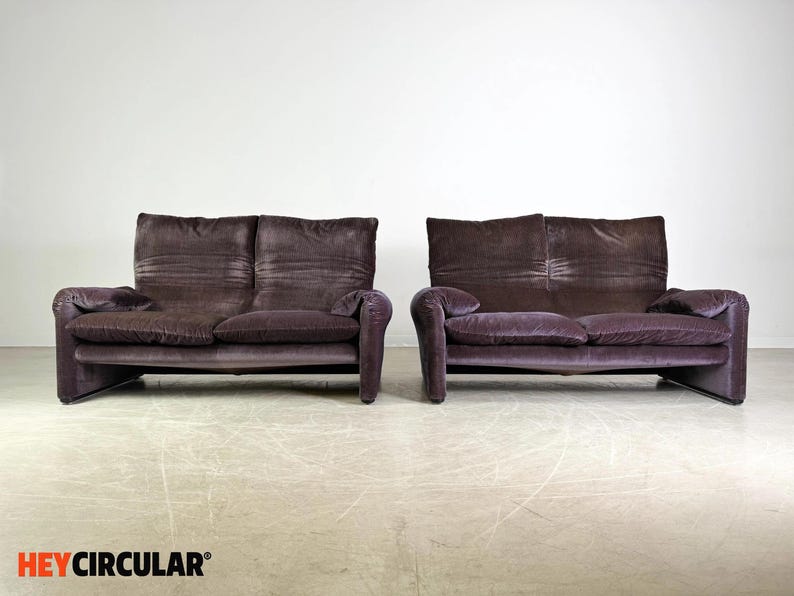 1x Cassina Maralunga tweezitsbank Vico Magistretti corduroy bank afbeelding 2