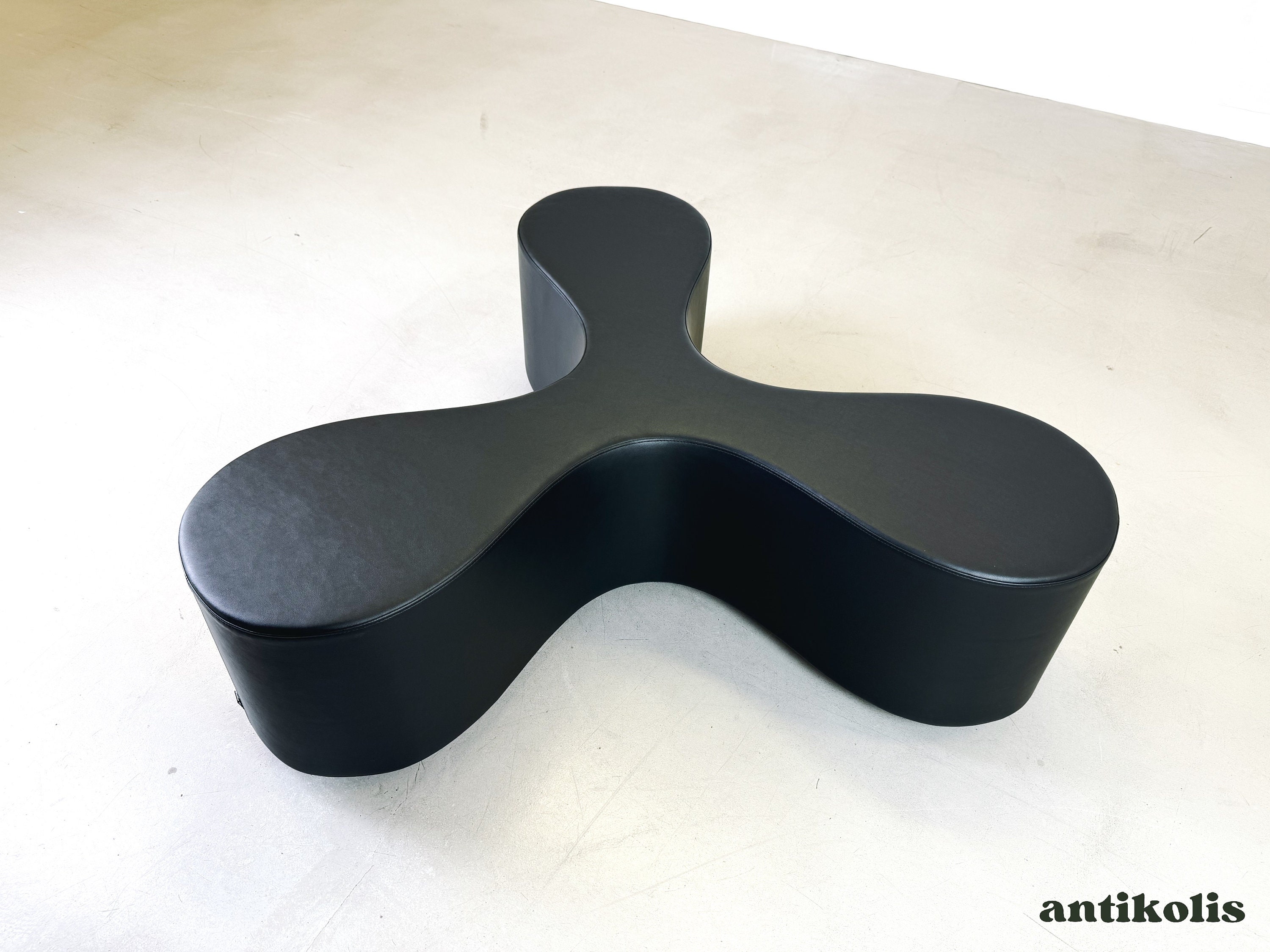 坂茂　椅子　スツール　vitra magis cassina aalto Zig Zag Chair by Gerrit Thomas Rietveld | Cassina