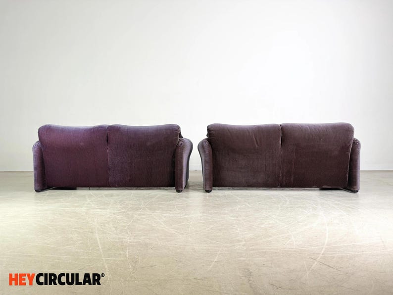 1x Cassina Maralunga tweezitsbank Vico Magistretti corduroy bank afbeelding 6