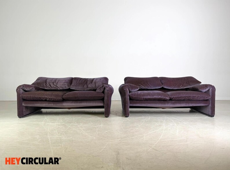 1x Cassina Maralunga tweezitsbank Vico Magistretti corduroy bank afbeelding 4