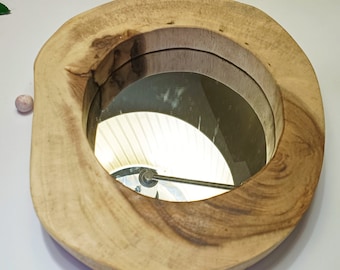 Mirror, round, framed in solid wood, Adorned with porcelain flowers. Porcelain flowers are made by hand, Can be purchased without flowers.