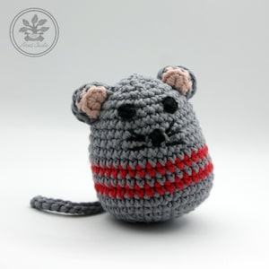 Juguete tentetieso / tentempié. Amigurumi Ratón. Juguete bebé. Baby Shower. Regalo recién nacido.