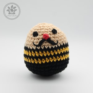 Juguete tentetieso / tentempié. Amigurumi Forzudo. Juguete bebé. Baby Shower. Regalo recién nacido.