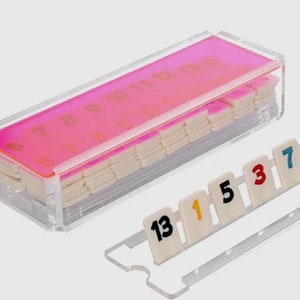 Moderne rummikub-gameset van acryl, roze Lucite