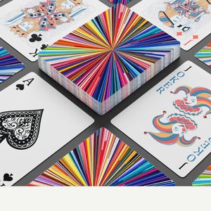 Baraja de cartas de canasta abstracta y colorida