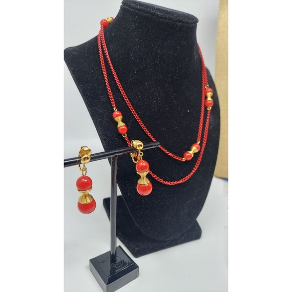 Stunning Red Lucite Gold Tone Retro Red Chain Cli… - image 1