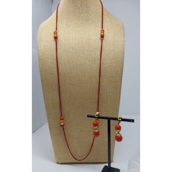 Stunning Red Lucite Gold Tone Retro Red Chain Cli… - image 2