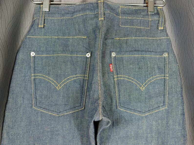 Vintage 00s Twisted Levis Engineered Zipper Fly Tight Lady s Jeans Size vintage-00s-twisted-levis-engineered-zipper-fly-tight-lady-s-jeans-size