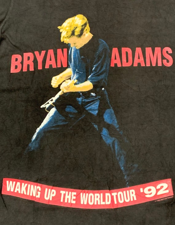 Vintage Bryan Adam Waking up the World Tour 92 T.shirt Under