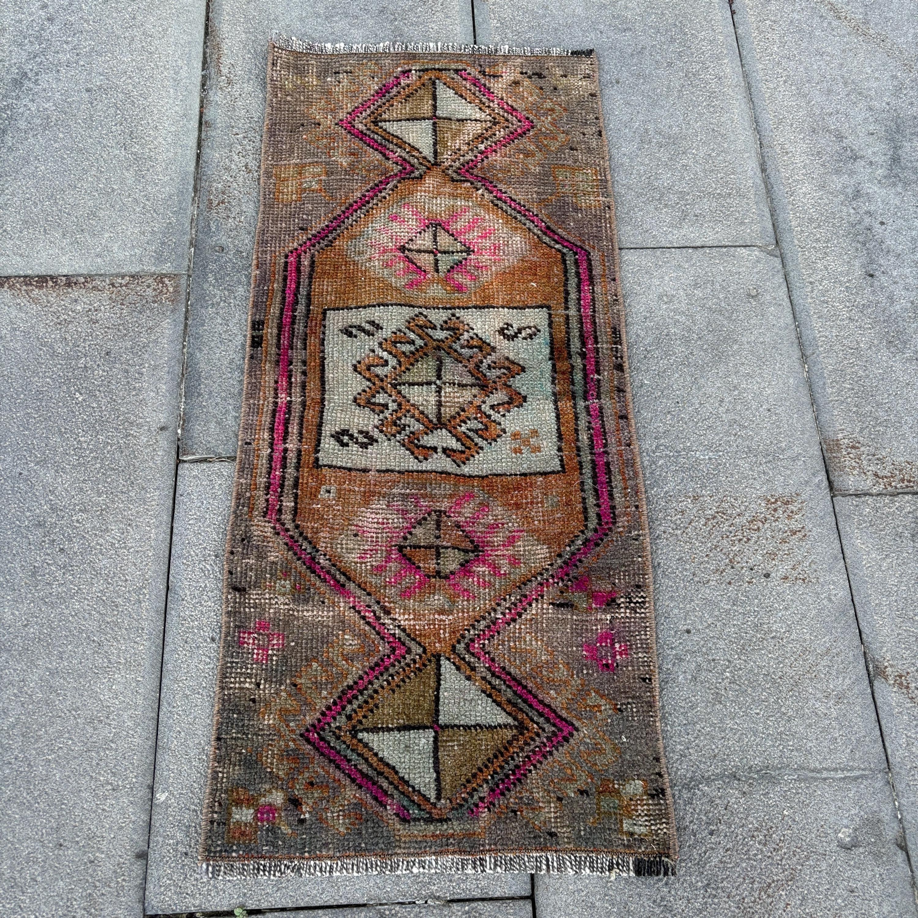 Vintage Turkish Rug, Geometric Design, 36x83cm Wool Rug, Rustic