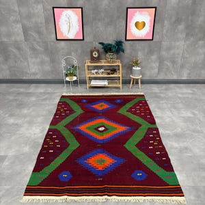 Alfombra turca vintage de 1,43 x 2,10 m, alfombra de área, alfombra de lana con estampado de plantas y árboles en rojo y azul.