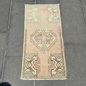 Vintage Rug, 2x4 Small Rug, Turkish Rug, Oushak Rug, Rugs For Entry, 1.4x3.2 ft Pink Rug, Anatolian Rug, Wool Bath Mat, Antique Rug,