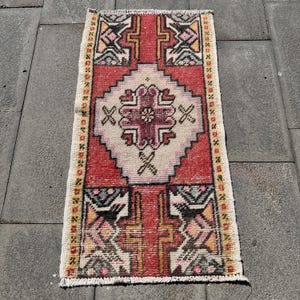 Vintage Türkischer Teppich, Kleiner Teppich, Handgewebter Anatolischer Teppich, Boho Teppich, 60x30 cm Wollteppich, Orientteppich
