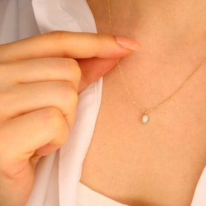 14K Minimal Oval Cut Opal Stein Halskette, Kettenhalskette, Opal Stein Echtgold Schmuck, Geschenk für sie, Opal Gold Halskette, Minimal Halskette