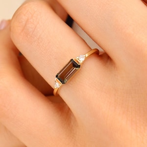 14k Solid Gold Baguette Cut Green Tourmaline And Diamonds Ring-Natural Tourmaline Gold Ring-Minimal Gold Ring-Statement Ring-Ring For Women