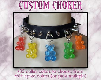 Gargantilla con pinchos personalizada de osito de goma Sweet Tooth, gargantilla personalizada, gargantilla con pinchos, collar con pinchos, joyería egirl, joyería kidcore, gargantilla kawaii