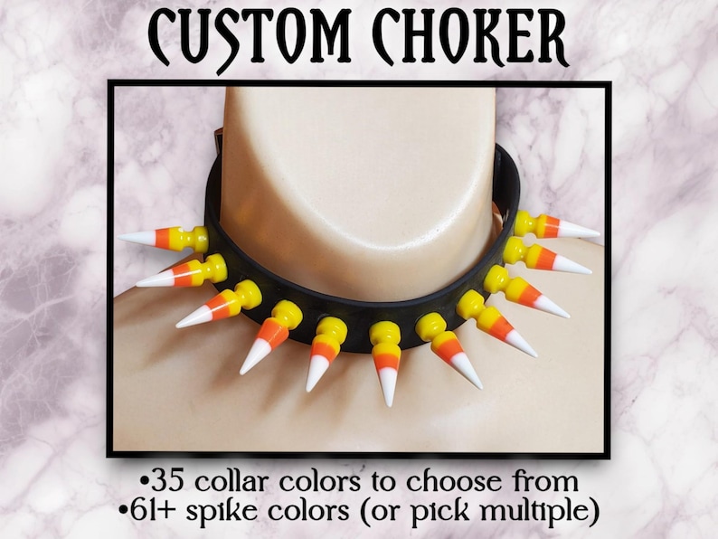K&ouml;nnte beinhalten: Eine schwarze Choker-Halskette mit candy corn-f&ouml;rmigen Spikes. Die Choker ist mit 35 Halsbandfarben und &uuml;ber 61 Spike-Farben anpassbar.