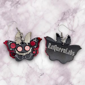 Mothman Earrings, cute cryptid art, mothman jewelry, cryptid jewelry, cryptid earrings, cute goth earrings, creepy jewelry, moth man art afbeelding 3