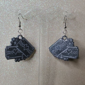 Box Full of Sharp Objects Razor Blade Earrings, goth earrings, emo earrings, goth jewelry, emo jewelry, razor blade jewelry, halloween gifts