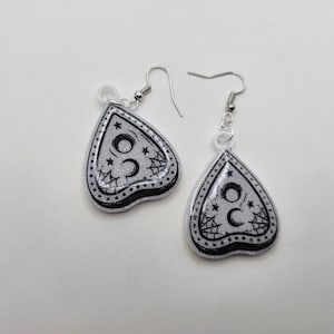 Spiderweb Planchette Earrings, halloween earrings, ouija board earrings, halloween jewelry, ouija board jewelry, planchette jewelry