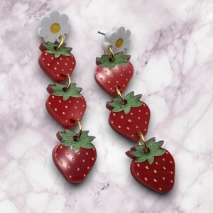 Strawberry Chain stud earrings, acrylic earrings, strawberry earrings stud, cottagecore jewelry, kawaii accessories, fairy kei jewelry